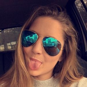 Meet your Posher, Amber